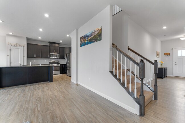 Photo - 5103 Spruce Rd