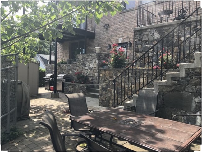 Photo - 73 Edgewood Ave Unit Ground Floor