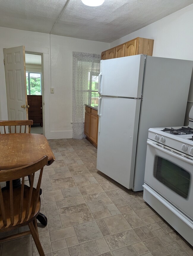 Photo - 35 Canadaway St Apartments Unit Upper East