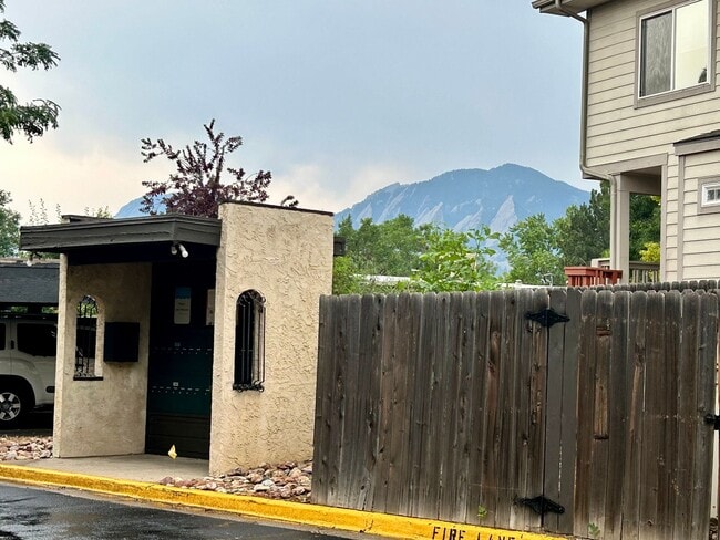 Photo - Spacious North Boulder Townhome