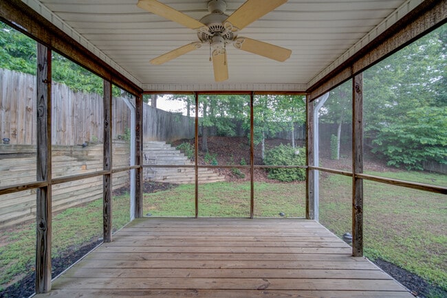 Building Photo - Spacious 4 BR, 2 BA Home On Quiet Cul de Sac, Private Fenced Backyard, Community Pool