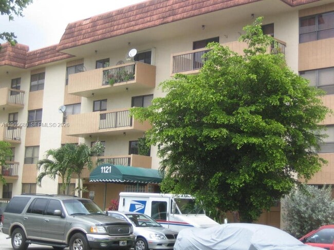 Building Photo - 1121 SW 122nd Ave Unit 414