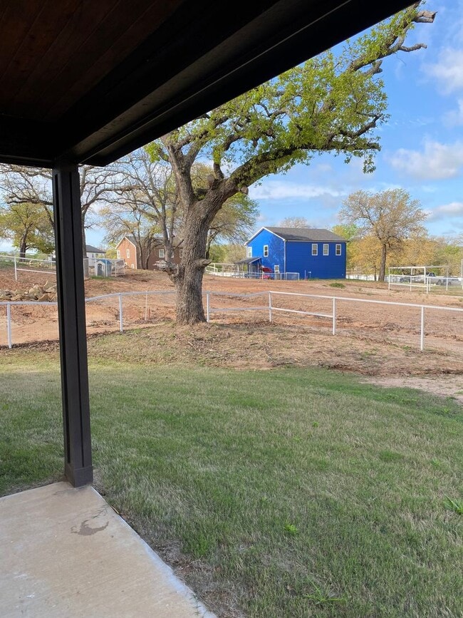 1051 Deer Ln