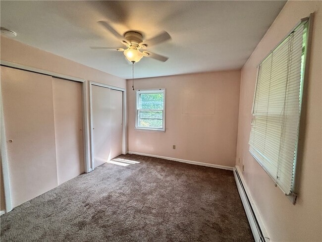 Photo - 446 Moss Hill Rd