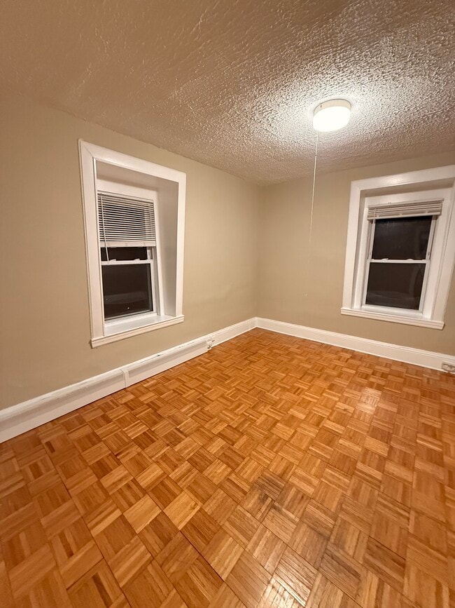 Photo - 363 Windsor St