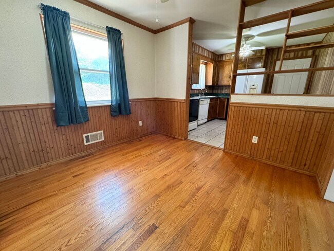 Photo - Roanoke County/ Vinton  3 Bedroom 1.5 Bath