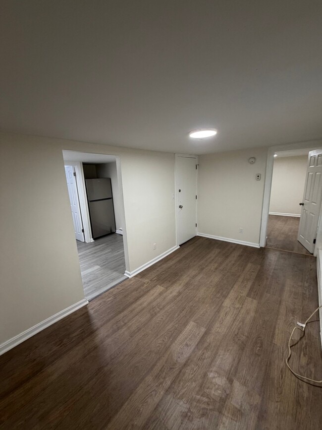 557 Main St Unit 8