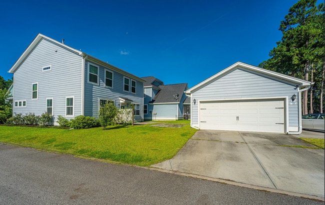 Garage_2nd Driveway - 72 Crossandra Ave
