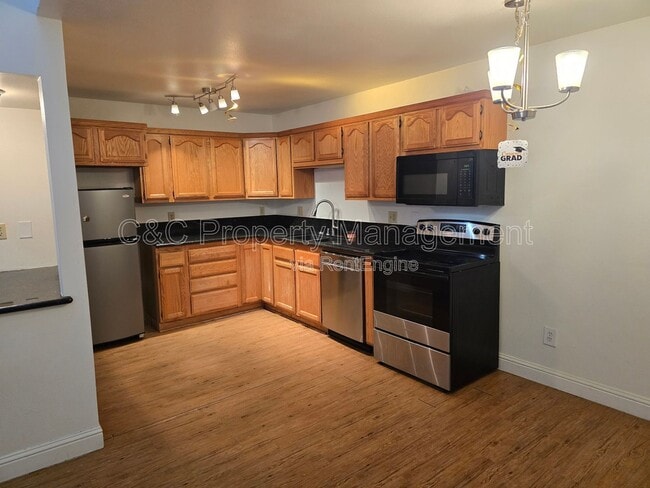 Building Photo - 3939 Madison Ave Unit 222