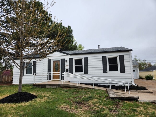 3/2 newly remodeled, with 1 car garage and... - 3/2 newly remodeled, with 1 car garage and... House