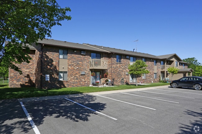 Country Club Manor - Country Club Manor