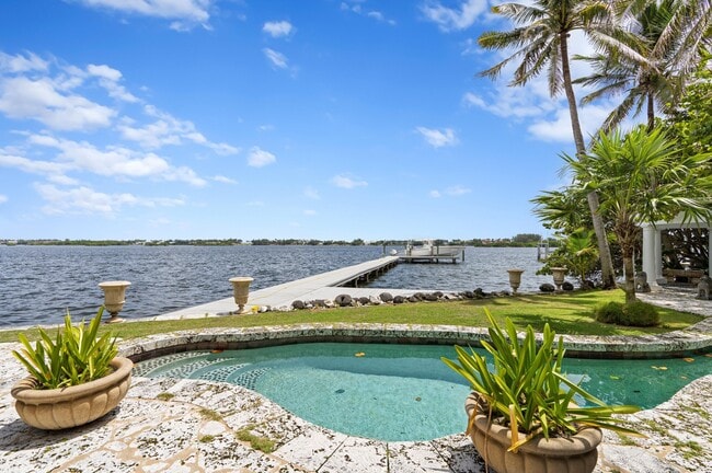 Photo - 7500 S Flagler Dr House