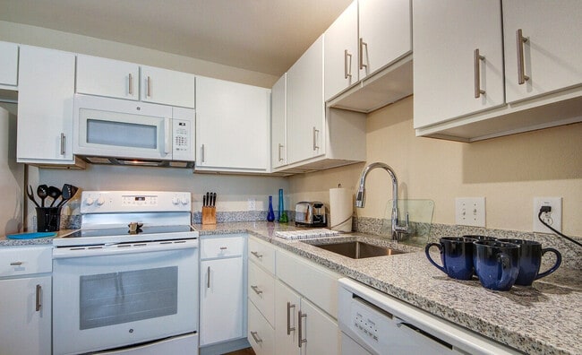 Photo - 2210 N Glenville Dr Unit ID1039335P