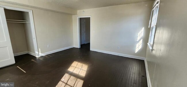 Photo - 604 Mellon St SE