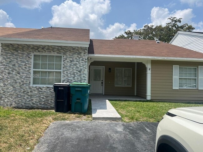 Photo - 14530 SW 142nd Ct Cir