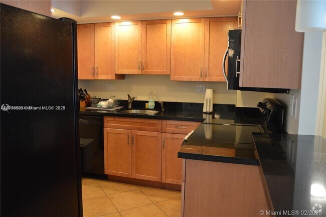 Building Photo - 1913 S Ocean Dr Unit 312 Rental