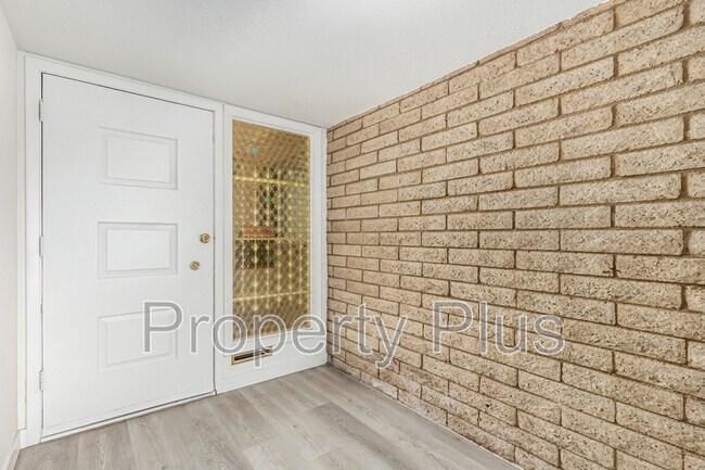 Photo - 1905 E Cairo Dr