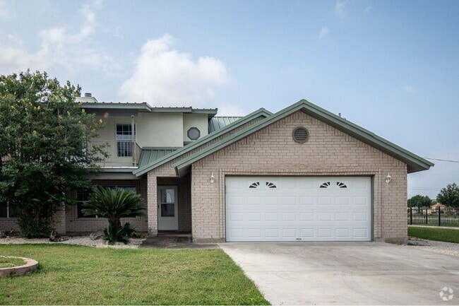 Building Photo - 854 Lago Vista Dr Rental