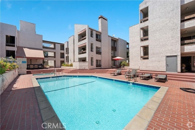 Building Photo - 1325 Valley View Rd Unit 308 Rental