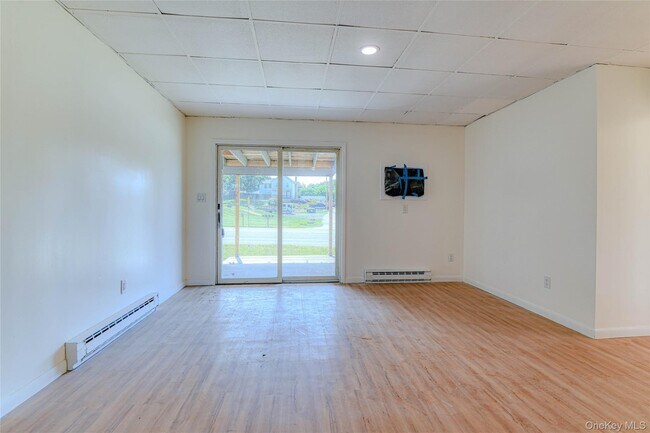 Photo - 1614 US-9W Unit 3