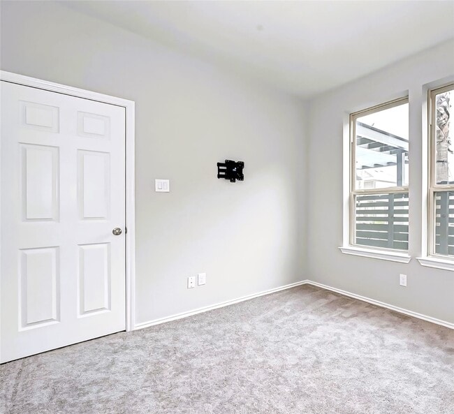 Building Photo - 3115 Roseland Terrace Ln