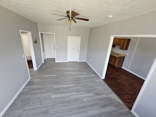 Building Photo - 392 E 147th St