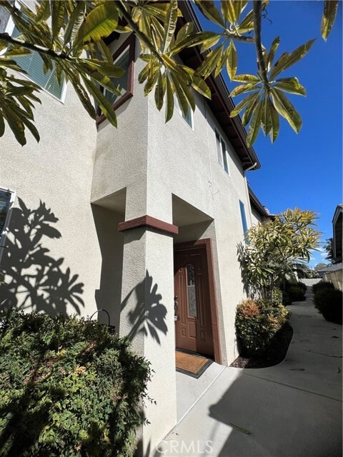 Building Photo - 10805 Pine St