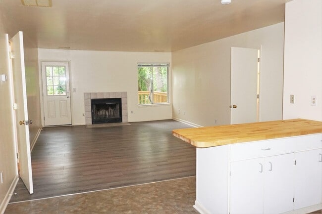 Photo - Khare Duplex Unit B
