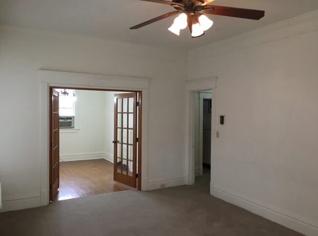 Photo - 1113 W Moss Ave