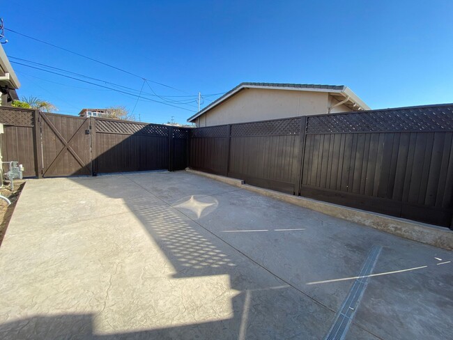 Photo - 1301 Darwin St Apartment Unit B