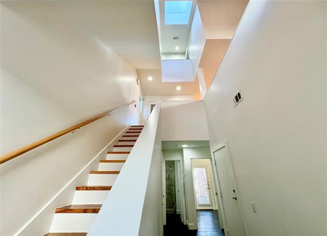 Photo - 4214 Swiss Ave Unidad L