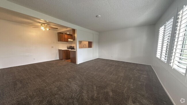 Building Photo - MOVE IN SPECIAL! Cozy 1 Bedroom, 1 Bathroo... Unit F17 Rental