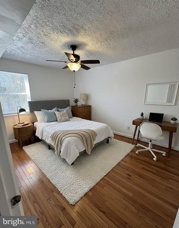 Photo - 15 Halley Pl SE