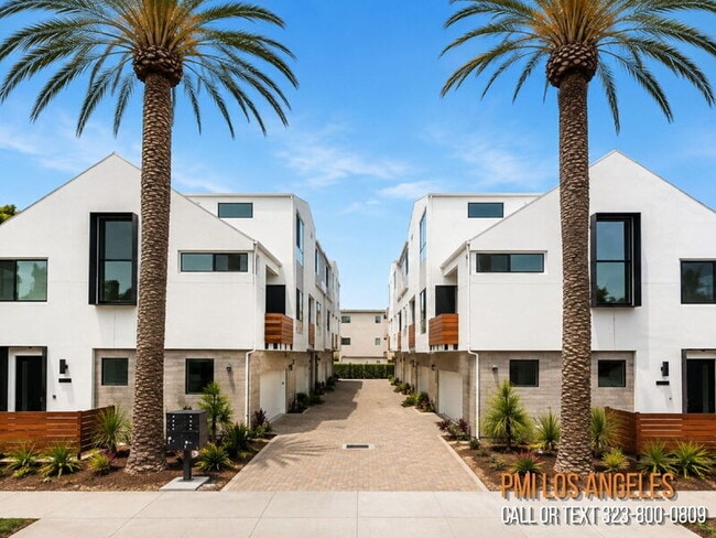 Building Photo - 10706 Octave Ln