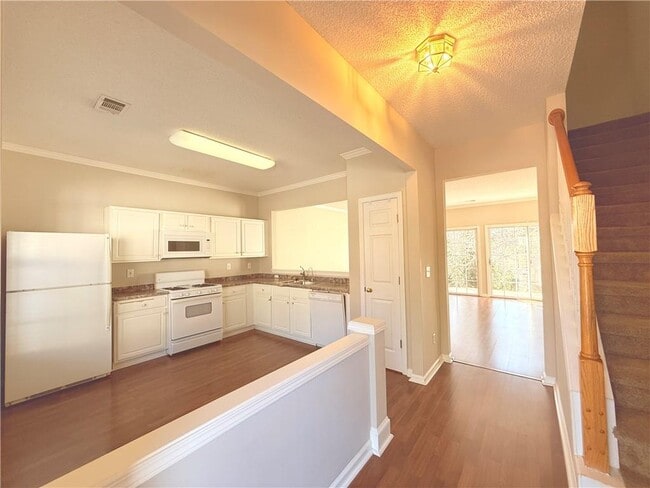Photo - 40 Highoak Dr
