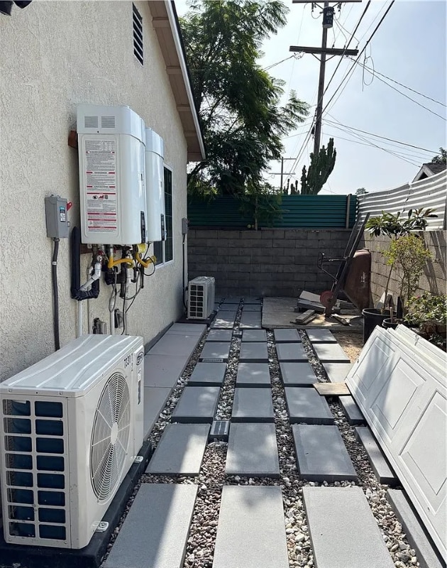 Photo - 7331 1/2 Kraft Ave Unidad 7331 1/2 Kraft Ave.