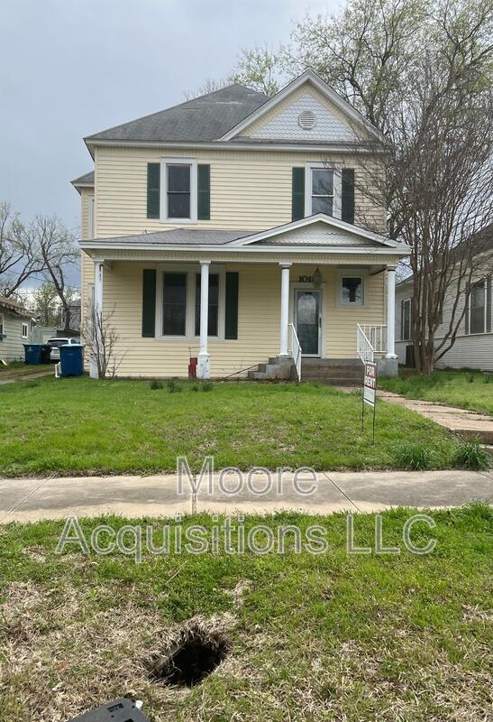 Building Photo - 1018 W Sears St Rental