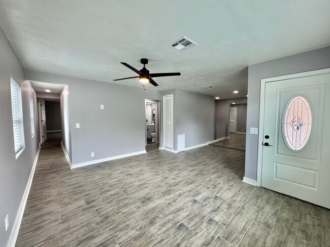 2144 Westchester Dr