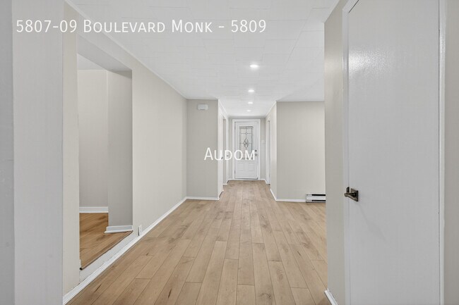 Photo - 5807-09 Bd Monk Unit 5809