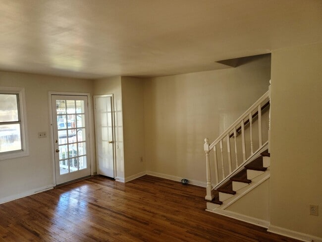 Photo - 4443 Scotia Rd