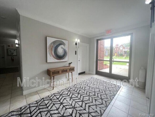 Photo - 2733 E Maple Rd