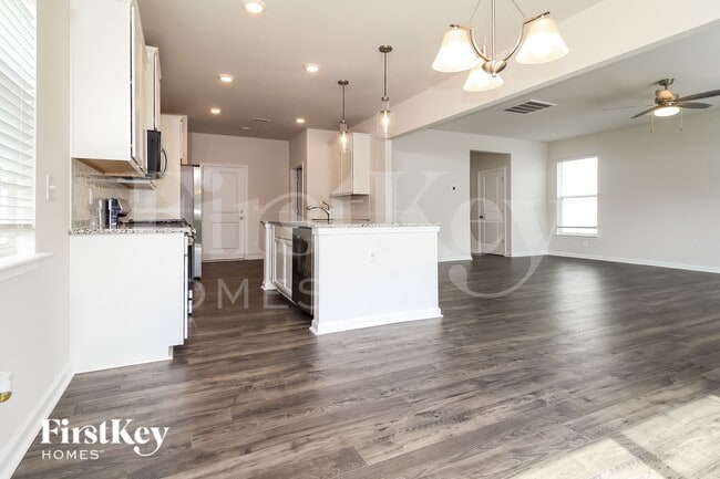 Photo - 302 Ashborne Ln