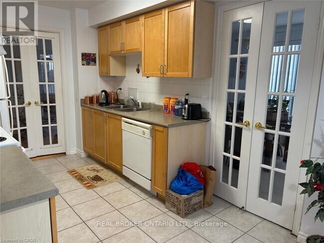 Photo - 25 Kingsbridge Garden Cir Unité 317