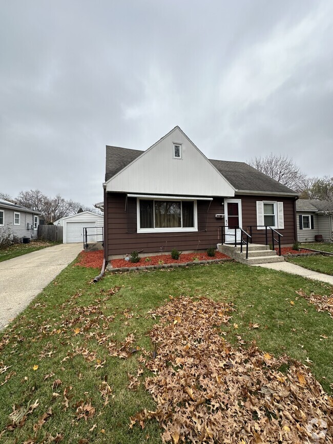 Building Photo - 1121 Stratford Ave Rental