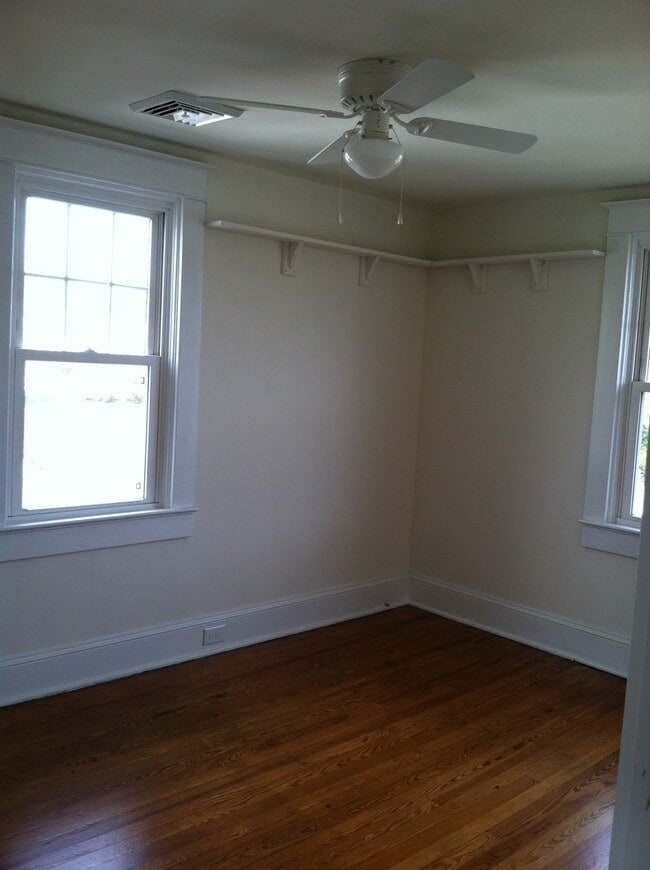 Photo - 704 SE 2nd St
