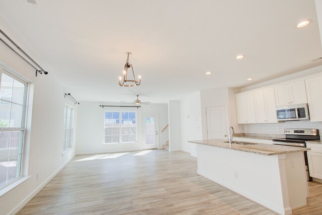 Photo - Like New End Unit Condo, 3 Bed 2.5 Bath