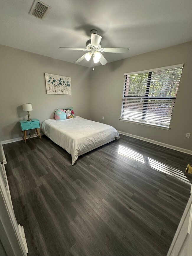 Photo - 741 White Dr