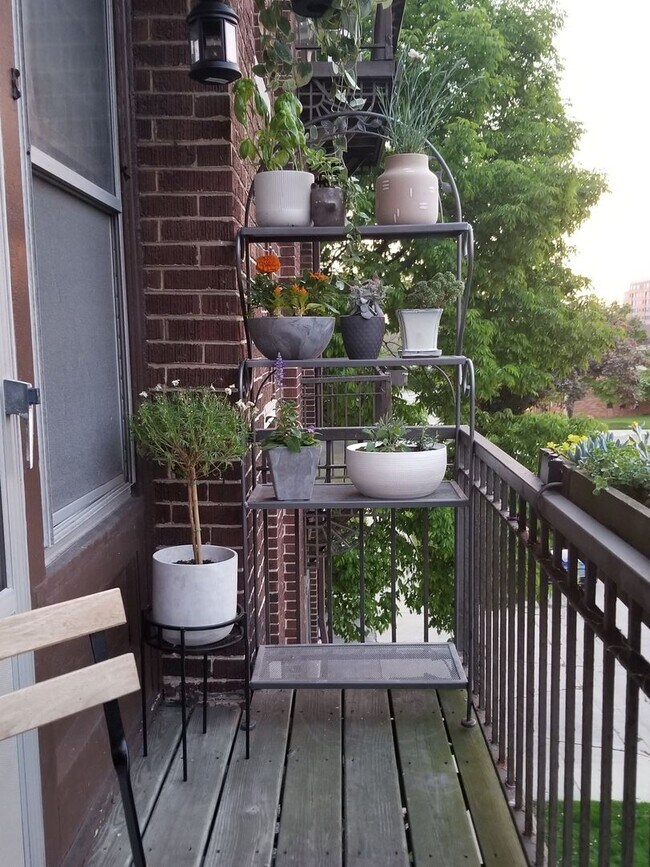 Photo - 719 E Knapp St
