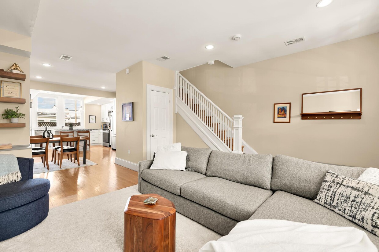 Photo - 407 Delafield Pl NW (Washington, DC)