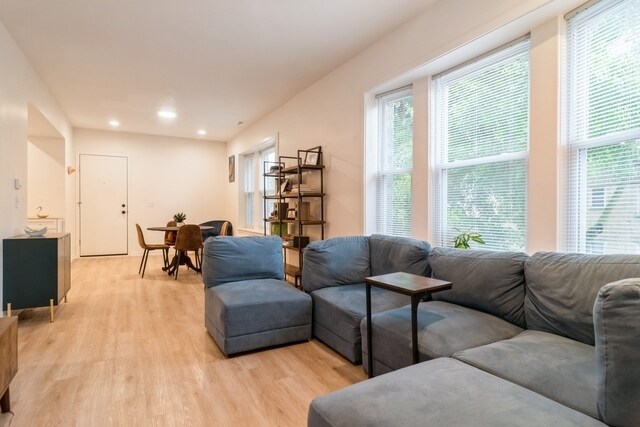 Photo - 3639 W Iowa St Unit 2W